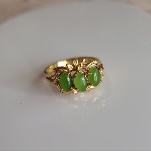 Vintage Gold and Green Gemstone Ring